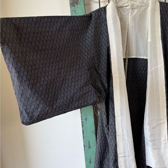 Japanese Haori Kimono Jacket – Navy Woven with Ivory Lining - Picture 9 of 9